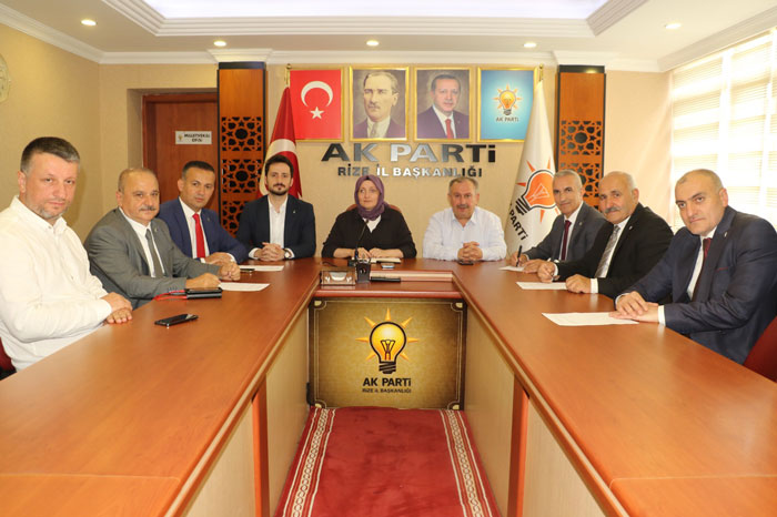 ak-parti-rizede-belediye-baskan-adayligi-icin-5-ilce-baskani-istifa-etti.jpg