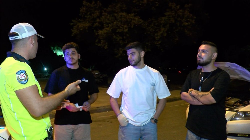 Kadıköy'de Trafik Denetimlerinde 97 Sürücüye Ceza