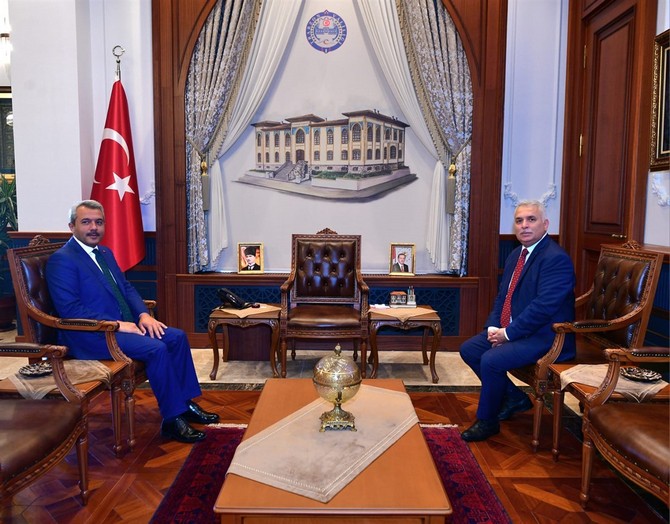rize-valisi-ihsan-selim-baydas-trabzon-valiligine-atanan-aziz-yildirimi-ziyaret-etti-2.jpg