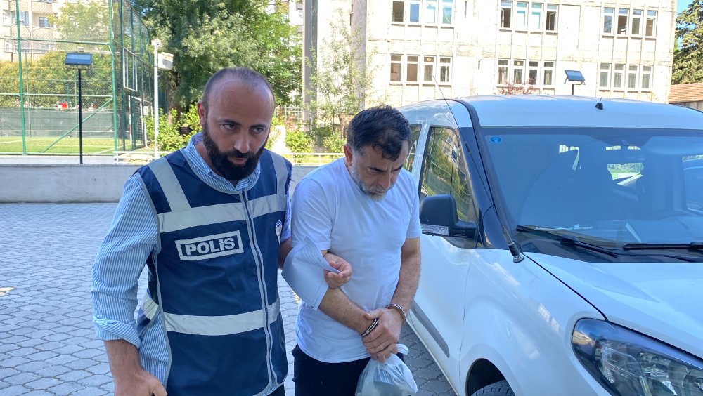 Yolun Karşısına Geçerken Otomobilin Çarptığı Yaya Öldü (2)