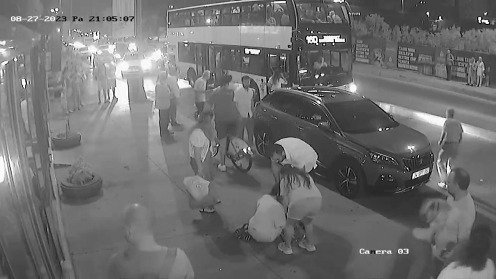 Kadıköy'de İett Şöförüne Biber Gazı Sıktı; Yolcular Baygınlık Geçirdi