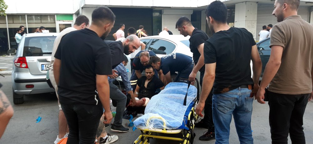 Önceki Gün Gece Kulübünde Tartıştığı 2 Kardeşi Ve Yoldan Geçen Kuryeyi Tabancayla Vurdu