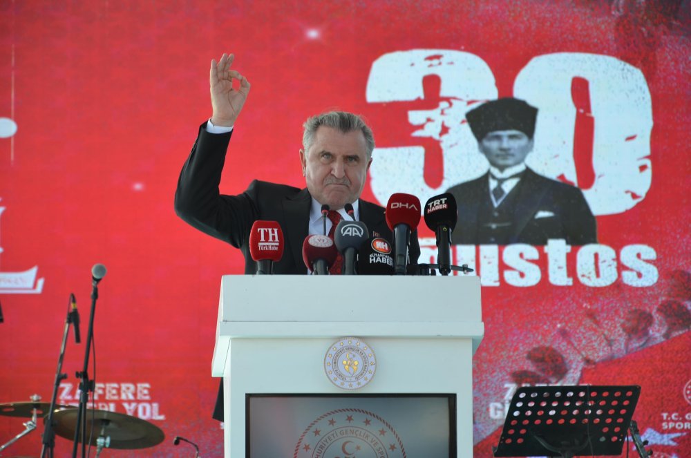 Bakan Bak: Hiç Kimse, Bu Millete Asla Diz Çöktüremeyecek