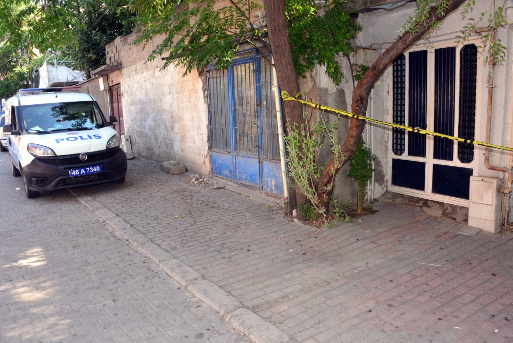 Eski Eşi İle Kayınvalidesini Öldürüp, İntihar Etti