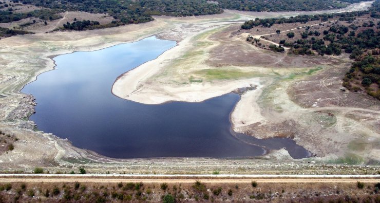 35 Yıldır Tarım Arazisinin Sulandığı Gölet, Kuruma Noktasına Geldi