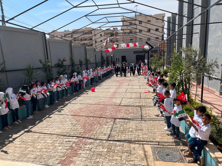 Afrin’de 30 Ağustos Kutlaması; Türkçe Şiirler Okuyup Harmandalı Oynadılar