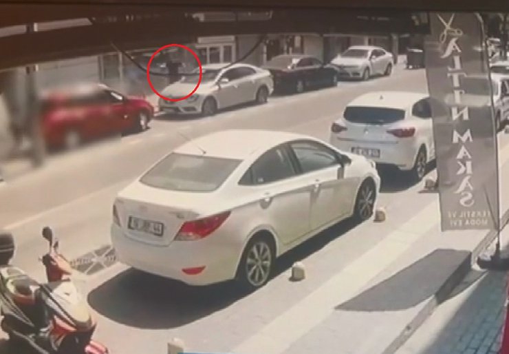 Ağabeyinin Katilini Öldürmüştü; Saldırı Anı Kamerada