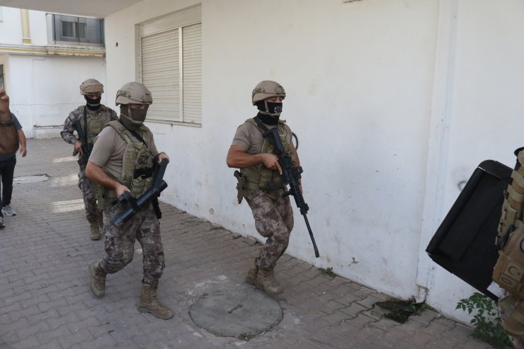 Antalya Zeytinköy’de 200 Polisle Uyuşturucu Baskını