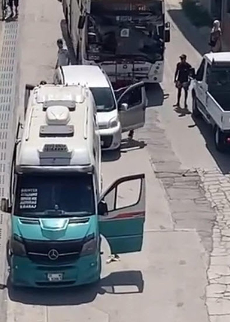 Araç Sürücüsüne Bıçakla Saldıran Minibüs Şoförüne 9 Bin 51 Tl Ceza