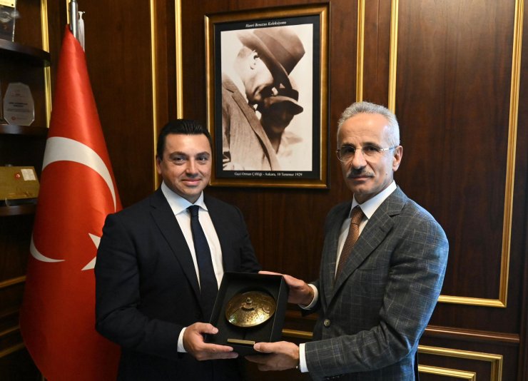 Bakan Uraloğlu, Maltalı Mevkidaşı Farrugıa İle Görüştü