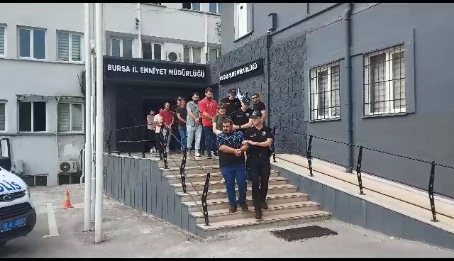 Bursa'da Aranan 23 Şüpheli Ve Hükümlü Yakalandı