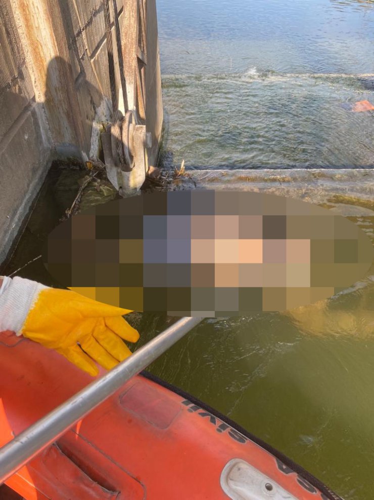 Bursa'da Mustafakemalpaşa Çayı'nda Erkek Cesedi Bulundu