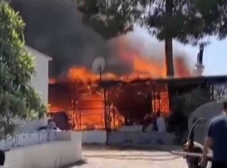 Cami Lojmanında Çıkan Yangında İmamın Annesi Öldü