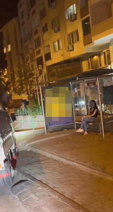 Duraktaki Kişiye Yangın Söndürme Tüpüyle Gaz Sıkıp Görüntü Çeken 7 Kişiye Gözaltı