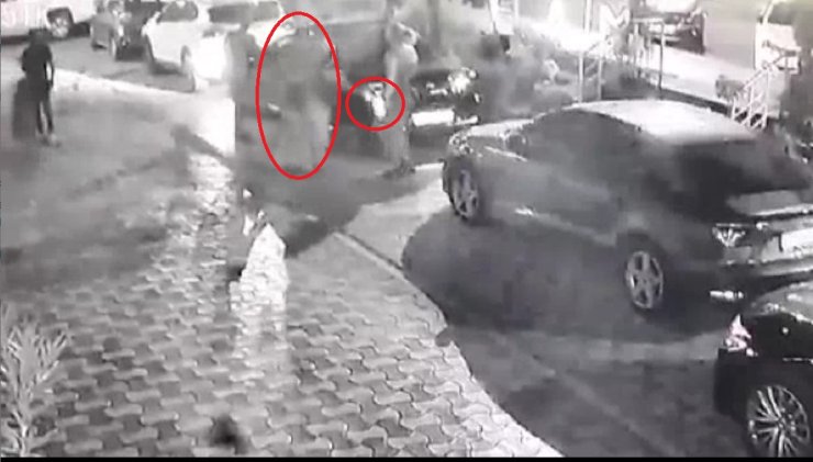 Eğlence Merkezi Önünde Kadının Vurulması Kamerada; Azmettirici Yakalandı, Tetikçi Aranıyor