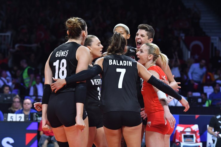 Filenin Sultanları, Avrupa Voleybol Şampiyonası’nda Namağlup Yarı Finalde