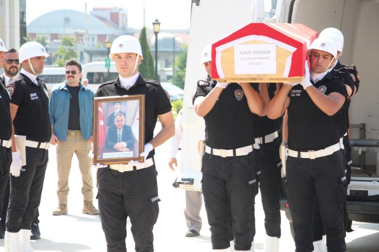 Gölcük Kaymakamı Özdemir İçin Valilikte Tören