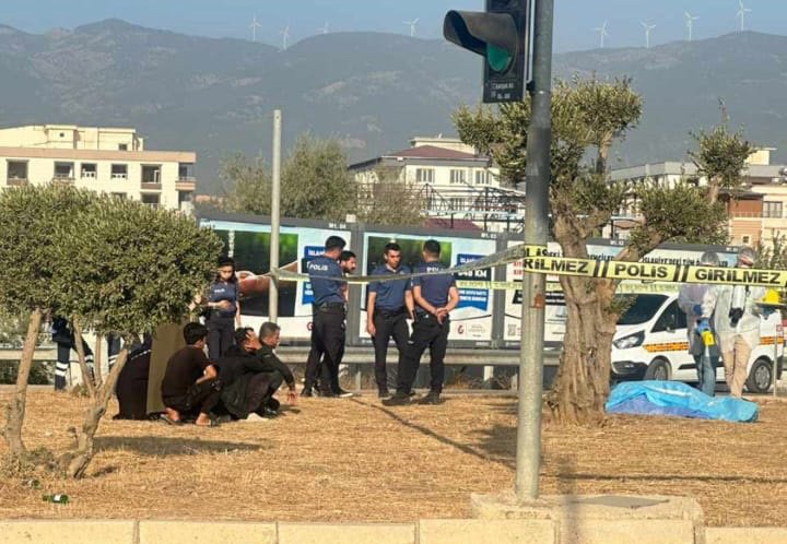 Kamyonet İle Çarpışan Motosikletin Sürücüsü Halid, Öldü