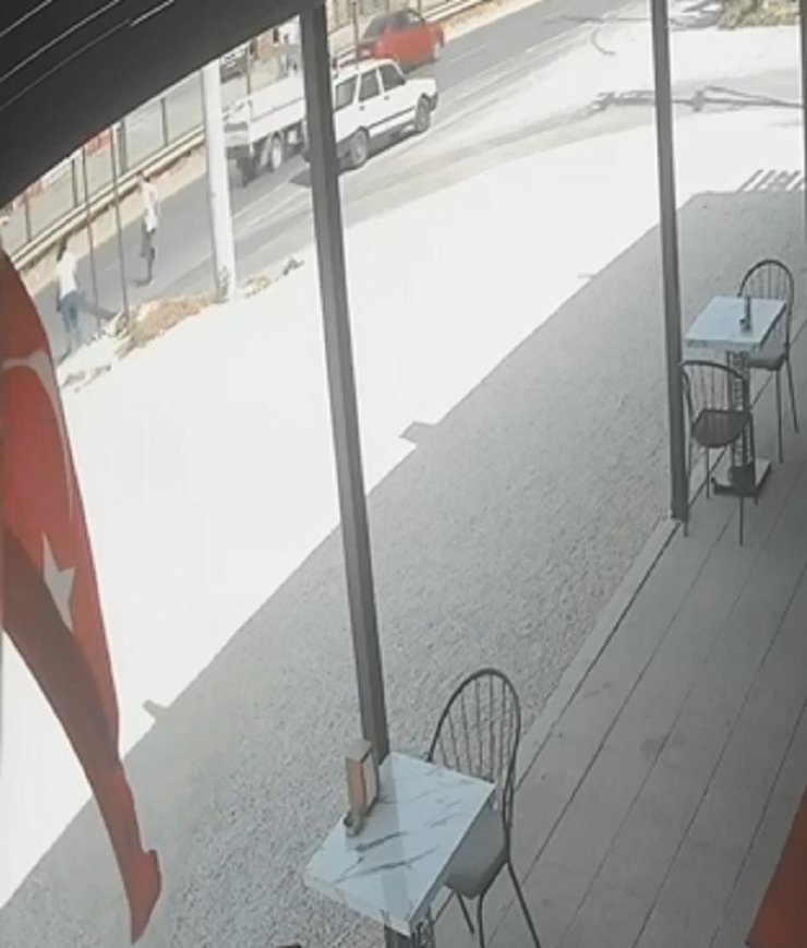 Leyla, Otomobilde Tartıştığı Kocası Tarafından Sokakta Bıçakla Öldürüldü