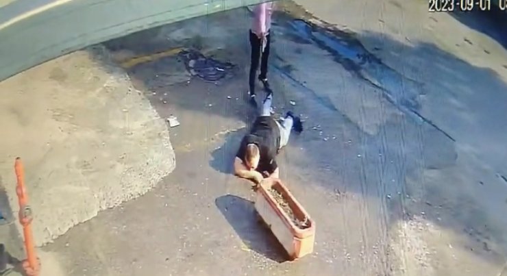 Pazar Esnafı Arkadaşını Vurup, İntihar Etti (3)