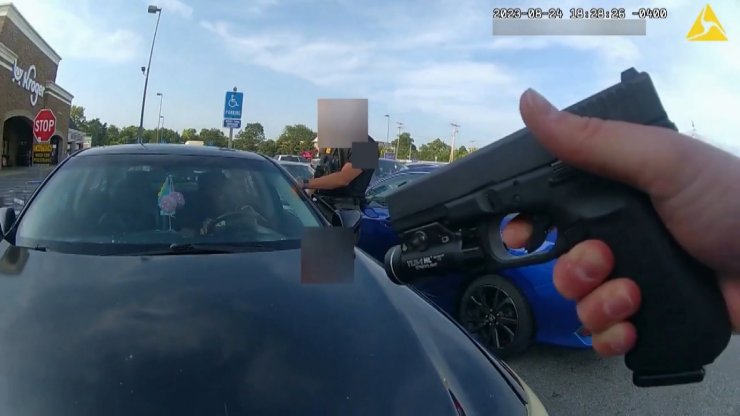 Polisin Siyahi Bir Hamile Kadını Vurarak Öldürdüğü Anlar Kamerada