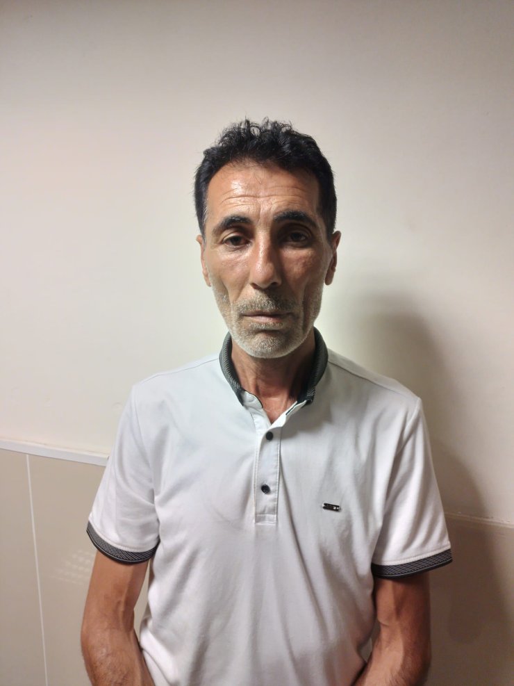 Tır'ın Dorsesinden 39 Kaçak Göçmen Çıktı, Sürücü Tutuklandı