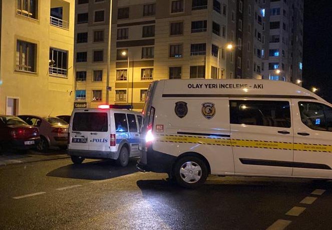 Kayseri'de, 8'inci Kattaki Evinin Balkonundan Düşüp Ağır Yaralandı