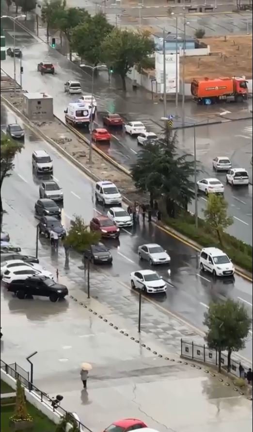 Trafikte Tartıştığı Sürücüye Tabancayla Ateş Açarken Kazara Eşini Öldürdü