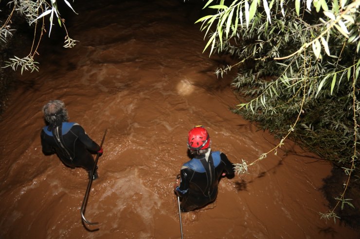 Afad, Aksaray'da Sel Ve Su Baskınlarında 1 Kişinin Hayatını Kaybettiğini, 1 Kişinin De Sele Kapıldığını Açıkladı