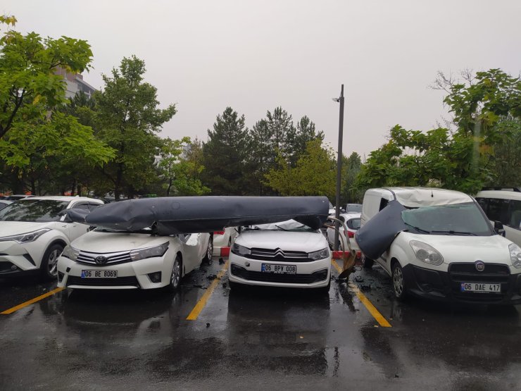 Ankara'da Savaş Uçağından Parça Düştü; 3 Araç Hasar Gördü