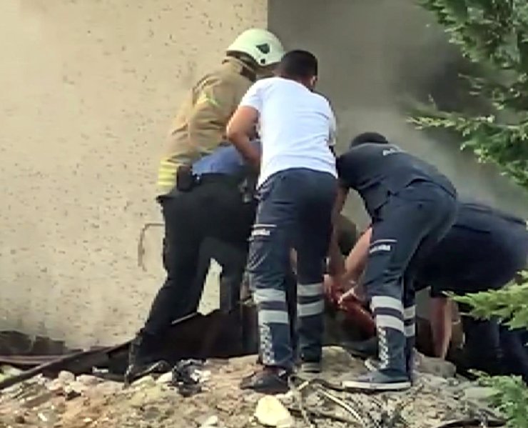 Avcılar'daki Yangında Ölenlerin Cenazeleri Adli Tıp'tan Alındı