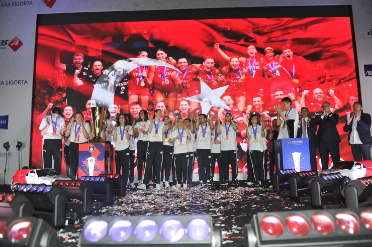 Filenin Sultanları, Avrupa Şampiyonluğunu Taraftarlarla Kutladı