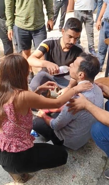 Kızıyla İlişki İddiasıyla Dövüp, Bıçakla Boğazından Yaraladı