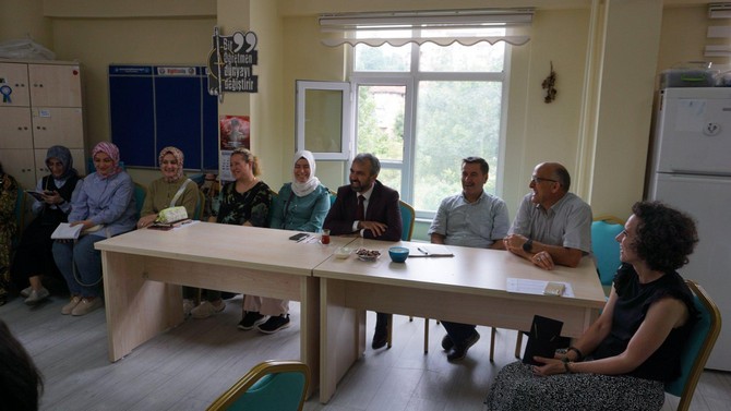 milli-egitim-muduru-yusuf-tufekci-denizciler-ilkokulu-ziyaretinde-mesleki-calisma-donemi-icerisinde-olan-ogretmenlerle-bir-araya-geldi-5.jpg