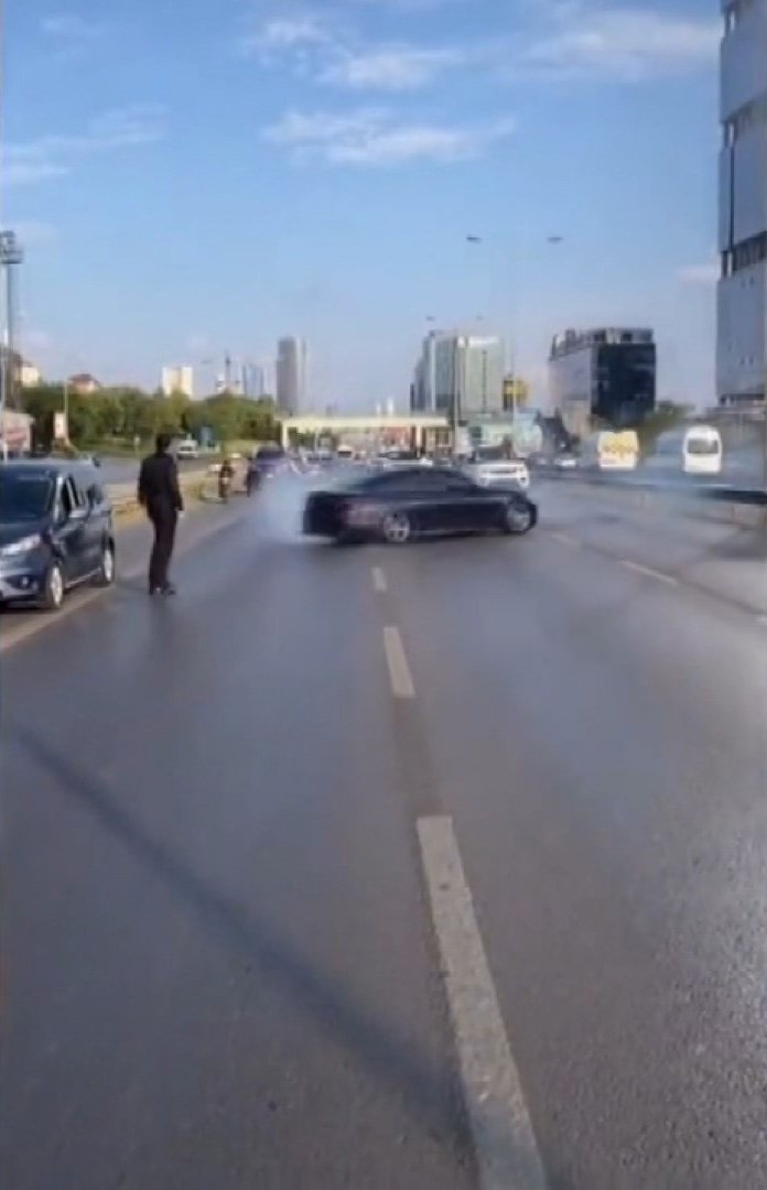 "istanbul'u Yakmaya Geldik" Diyerek Drift Yapan Düğün Konvoyuna Ceza Yağdı