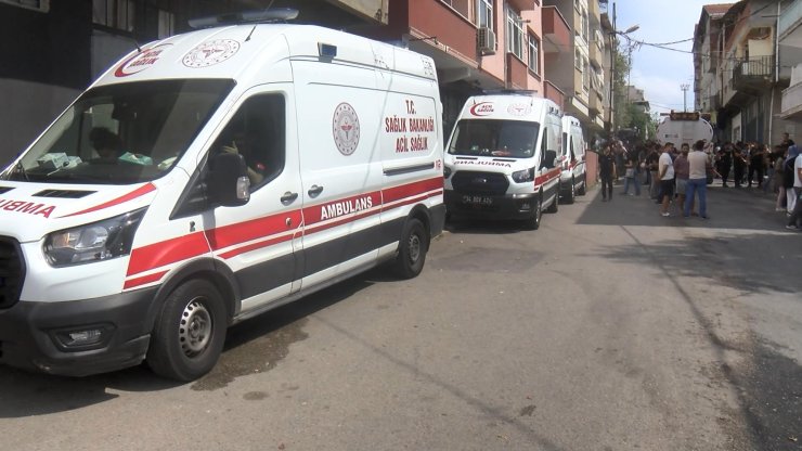 (Geniş Haber) Ataşehir'de Korkutan Yangın: Alevler 4 Binaya Sıçradı