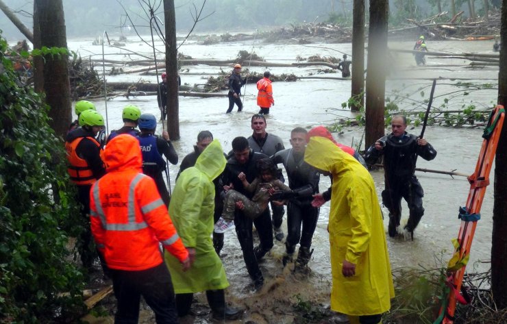 Kırklareli'de Kuvvetli Yağışta Dereler Taştı, Yollar Kapandı; 2 Ölü, 4 Kayıp (5)