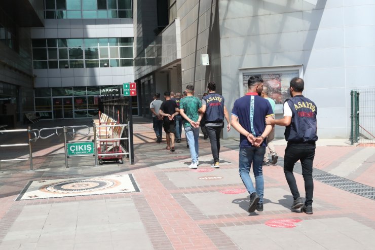 Tokat'ta Dolandırıp, Mersin'e Altın Almaya Geldiler