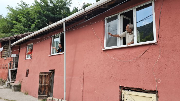 Yardım İçin Tahsis Edilen Konuttan Çıkarılıp, İcra Gönderilmişti; Hayırsever Ev Aldı