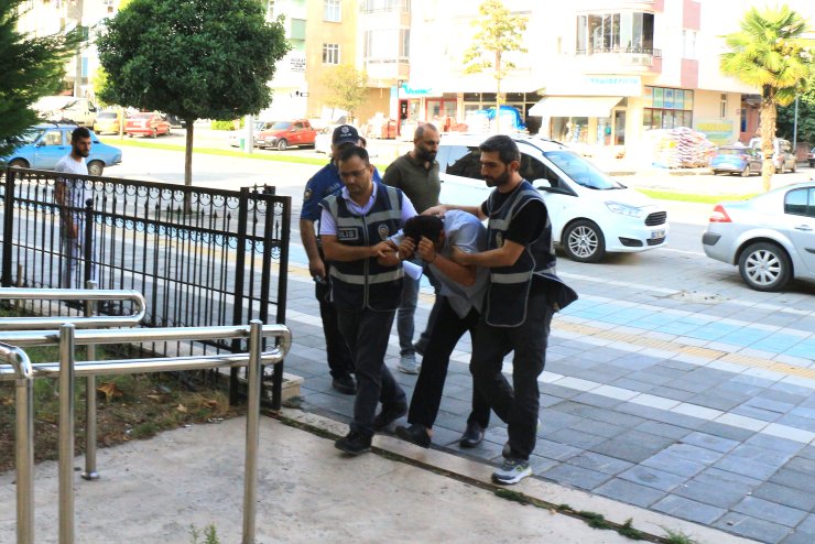 Arkadaş Cinayeti Şüphelisi: Önce Alkol Şişesiyle Sonra Taşla Kafasına Vurdum