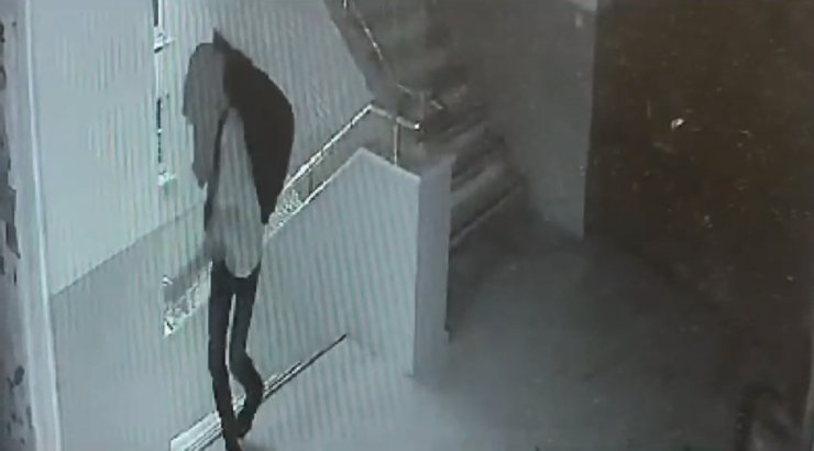 Arnavutköy'de Okuldan Televizyon Çalan Hırsız Suç Makinesi Çıktı