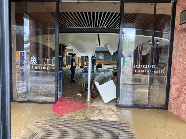 Başakşehir Millet Kıraathanesi'ndeki Hasar Gün Aydınlanınca Ortaya Çıktı