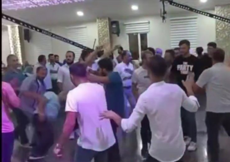 Düğünde Oynarken Kalp Krizi Geçirip Öldü