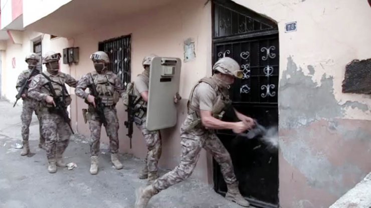 Gaziantep'te 200 Polisin Katılımı İle Uyuşturucu Operasyonu (2)