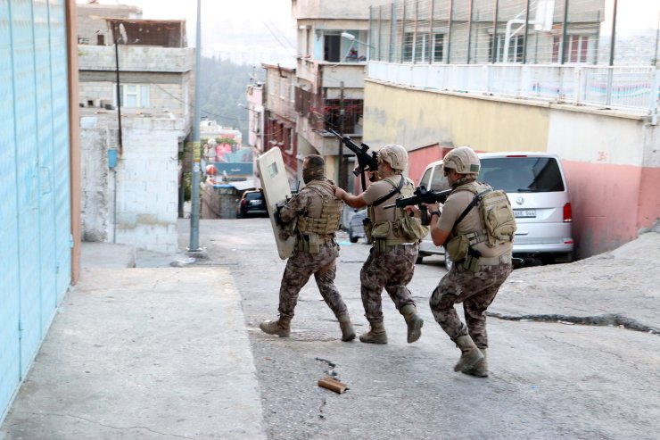 Gaziantep'te 200 Polisin Katılımı İle Uyuşturucu Operasyonu