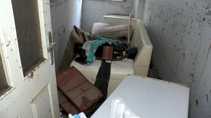 Küçükçekmece'de Gineli Genç Su Dolan Eve Dönünce Hayatını Kaybetti