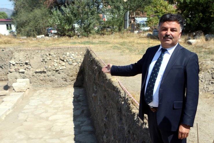 Sebastapolis Antik Kenti Kazılarında 2 Bin Yıllık Roma Yolu Bulundu