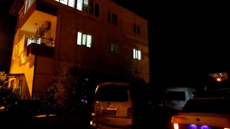 Cinnet Getiren Baba 7 Yaşındaki Oğlunu Öldürüp, İntihar Girişiminde Bulundu