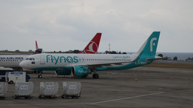 Trabzon-cidde Seferi İçin 2'nci Kez Havalanan Uçak, Motor Arızası Tekrarlayınca Yeniden Acil İniş Yapmış