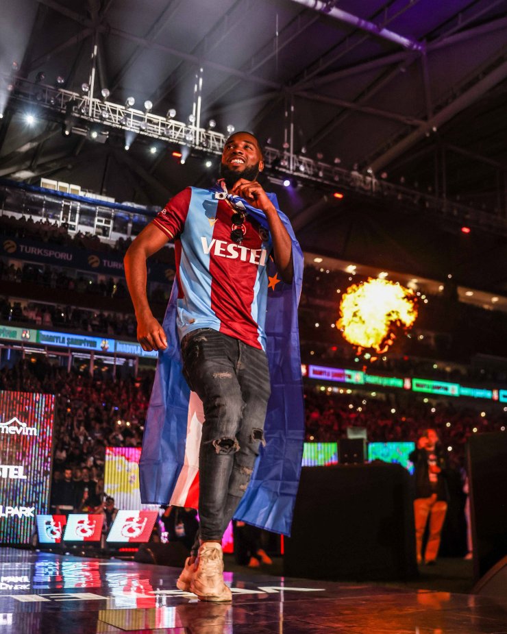 Trabzonspor’da Djaniny’in Sözleşmesi Feshedildi